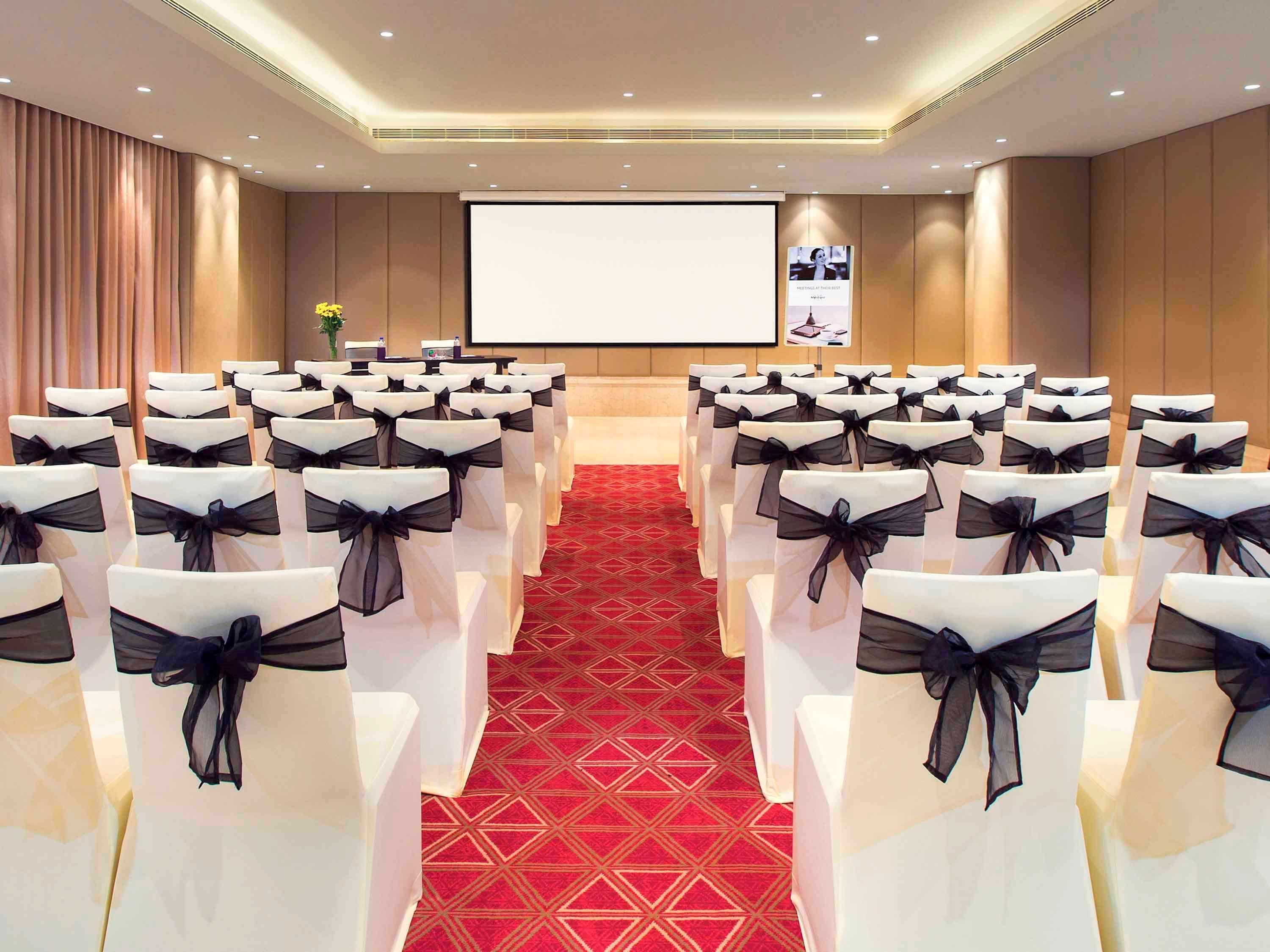 Mercure Hyderabad Kcp Banjara Hills, An Accor Hotel Exterior photo Meeting room
