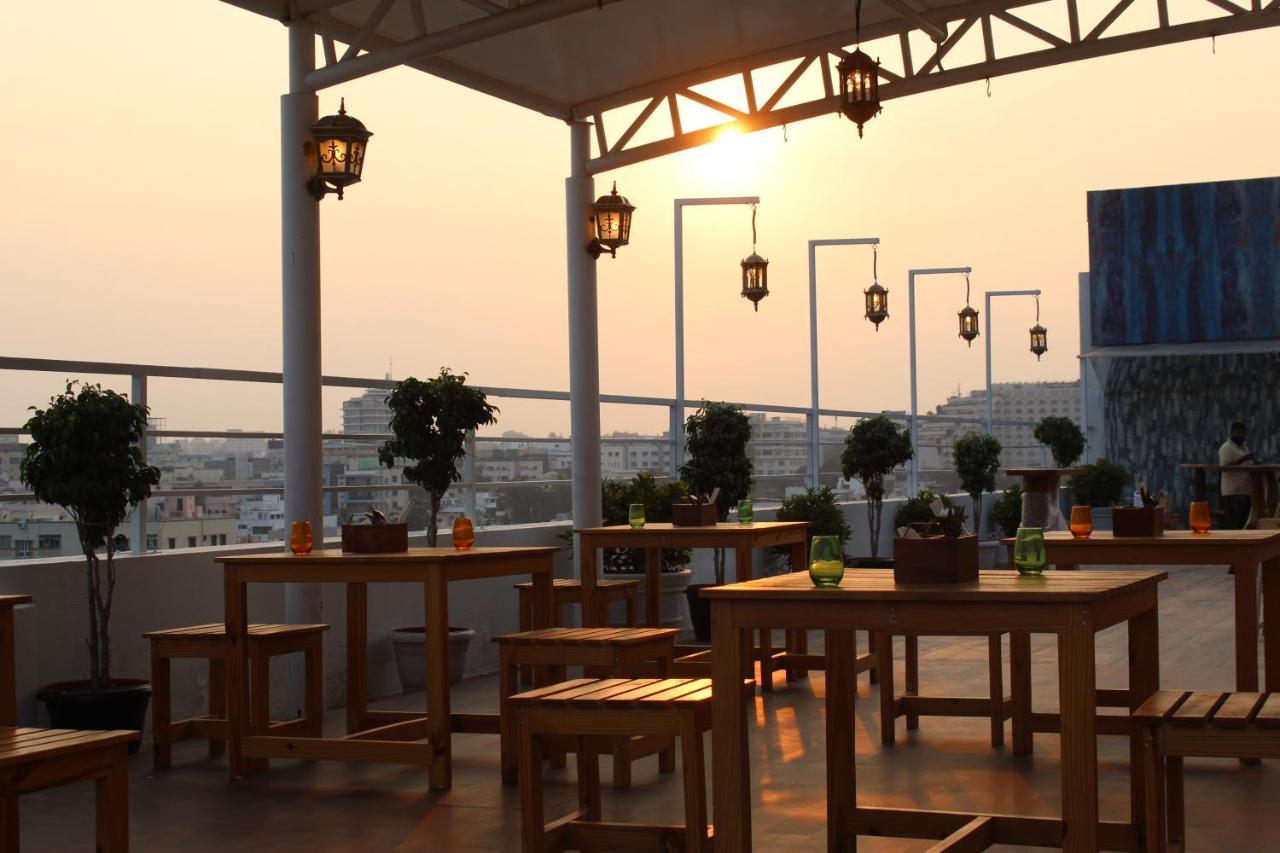 Mercure Hyderabad Kcp Banjara Hills, An Accor Hotel Exterior photo Rooftop bar in Bangkok